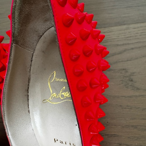 Pastel Pimk Patent Spike Allover Stud Pigalle
Size 39 1/2
Made in in Italy - Picture 5 of 7